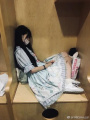 蜷缩在格子间