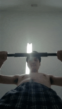 牧狼人云杰锻炼身体,与独人13锻炼身体相映成趣