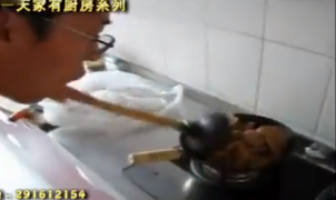 马桶搋子板砖炒大葱