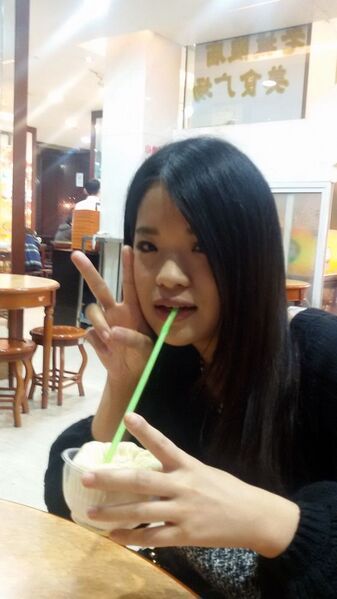 文件:小林玲奈.jpg